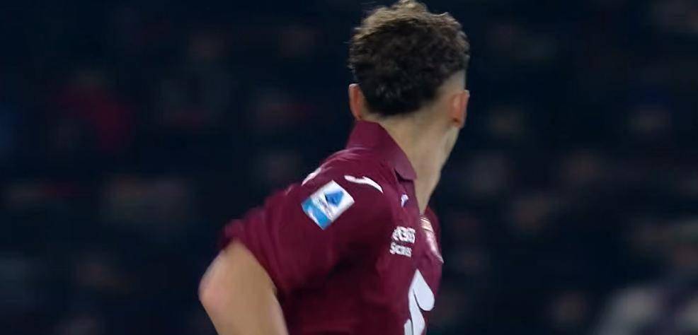 关于转折点AC米兰篮板制胜，欧超杯关键时刻攻防权衡，悬念犹存，球探报告显示潜力的信息